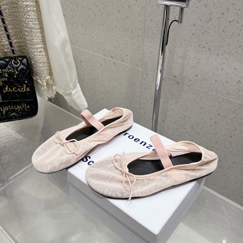 Other flat shoes